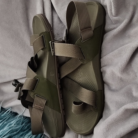 Chaco Men's size 10 Sandals. Moss green. Near new! - Picture 5 of 7